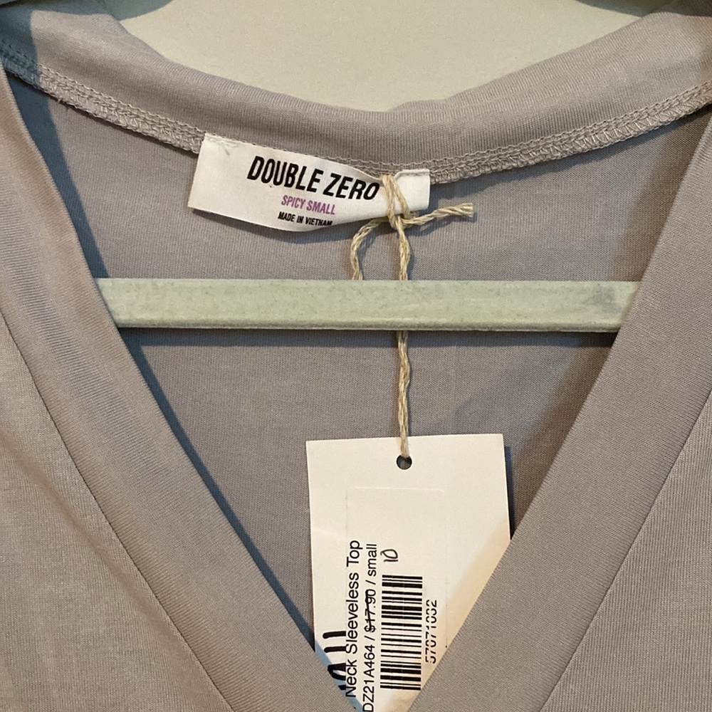 NWT Double Zero V Neck Soft Tank - Picture 4 of 4